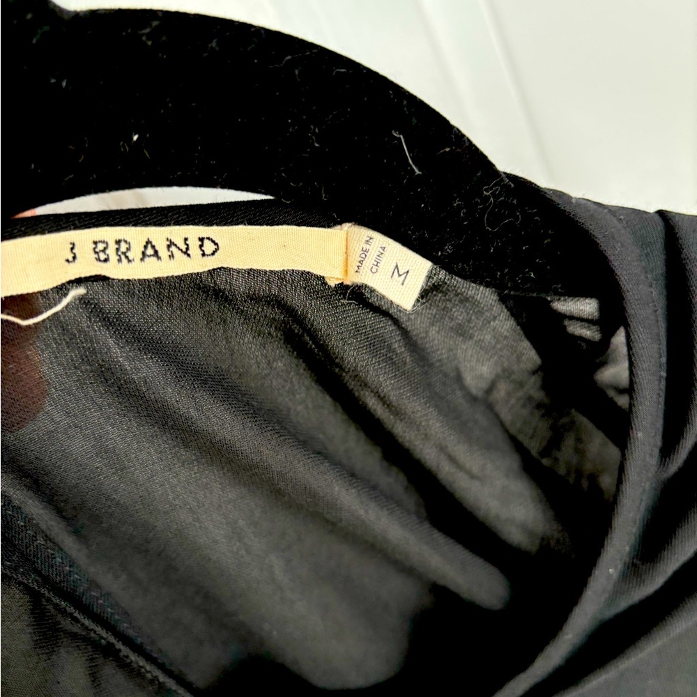 J Brand Sheer Black Top with Slit and Pleat Front Sz M - Picture 4 of 4